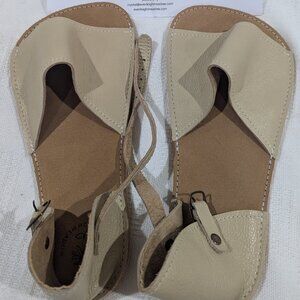 Everleigh Meadow: Open Toe Explorer Mama Sandals in Ecru